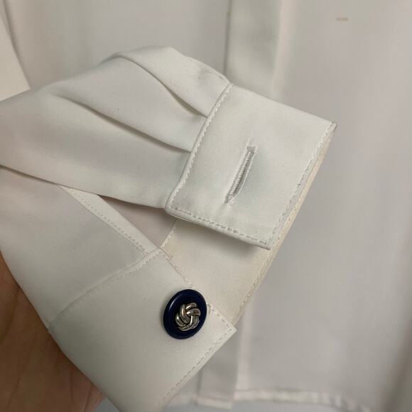 Vintage Women's White and Blue Trim Embroidered Button Up Blouse Size Large - Picture 5 of 6